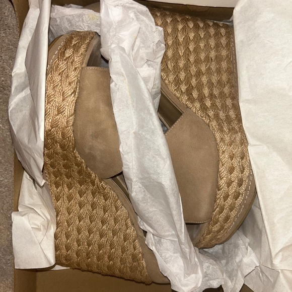 WORN ONCE Stuart Weitzman Wedge - Picture 1 of 4